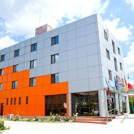 Denisa Hotel Otopeni Exteriér fotografie