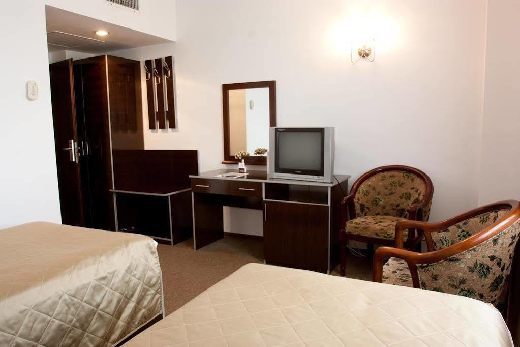 Denisa Hotel Otopeni Exteriér fotografie