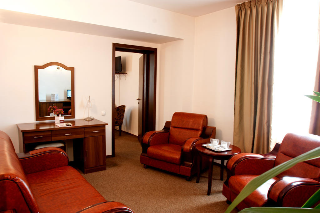 Denisa Hotel Otopeni Exteriér fotografie